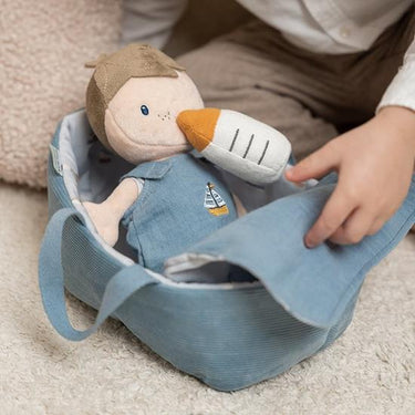 Stoffpuppe / Kuschelpuppe Baby Jim im Tragekorb mit Schlafsack, Schnuller und Fläschchen