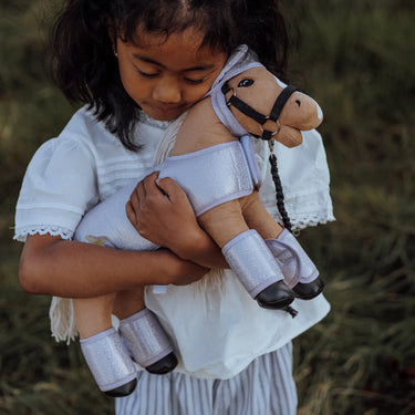 Mit Halfter und Strick