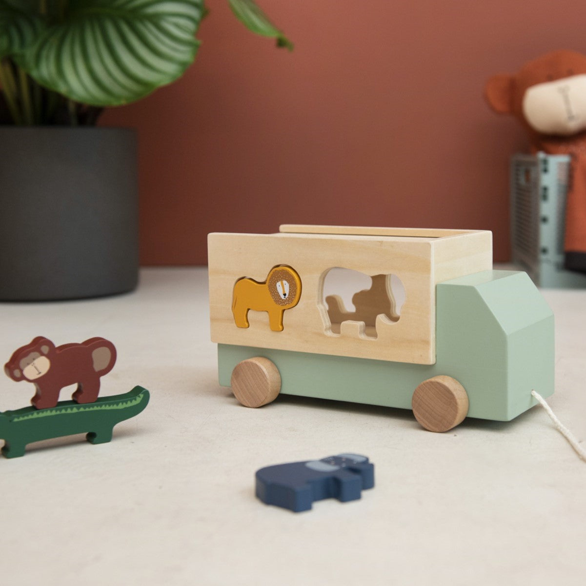 Holzspielzeug Laster zum Ziehen mit Tieren FSC©  - Trixie