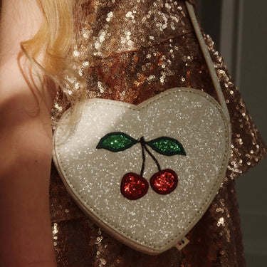 Herzförmige Umhängetasche