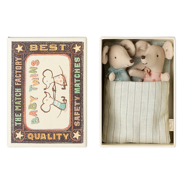 Babymäuse in der Streichholzschachtel