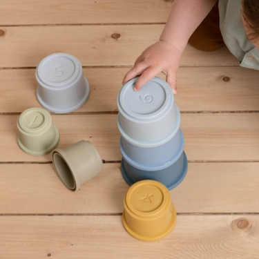 Stapel Becher / Stapelturm für Kleinkinder - in 2 Farben