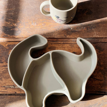 Schüssel und Becher aus Silikon - Schüssel in Zitronenform und Dinoform