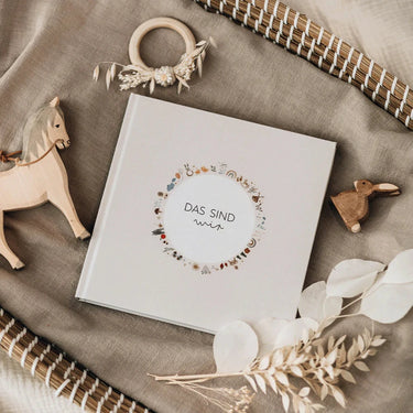 Fischomaswerkstatt Erinnerungsbuch Zwillingsalbum Baby - Unser erstes Jahr - Das sind wir