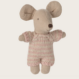 Maileg Baby Maus mit Strickkleidung