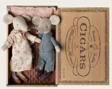 Oma und Opa Maus in der Zigarrenbox - Maileg