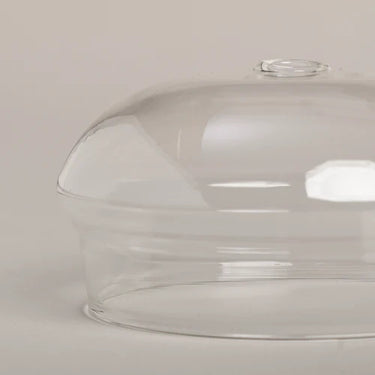 Deckel aus Glas mit Loch für Strohhalm