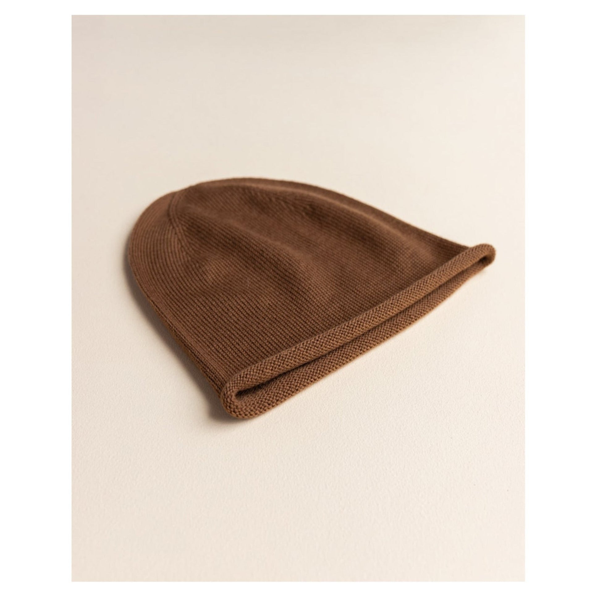 Dünne Mütze aus Merionwolle - Temperaturregulierend - Überganszeit  - chocolate
